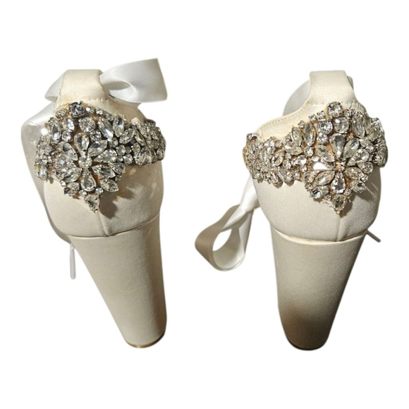White by Vera Wang Heels Size 7 White - Picture 6 of 13